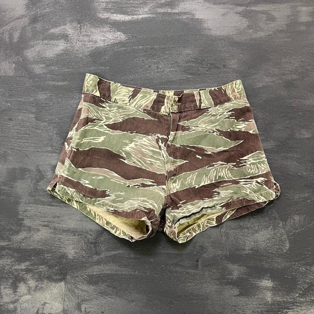 Vintage Vietnam Tiger Striped UDT Shorts Mens 30 Green 1970s